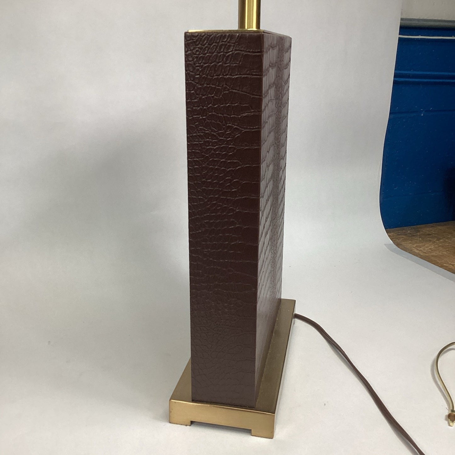 Safavieh Delia Brown Faux Crocodile Table Lamp W/ Shade