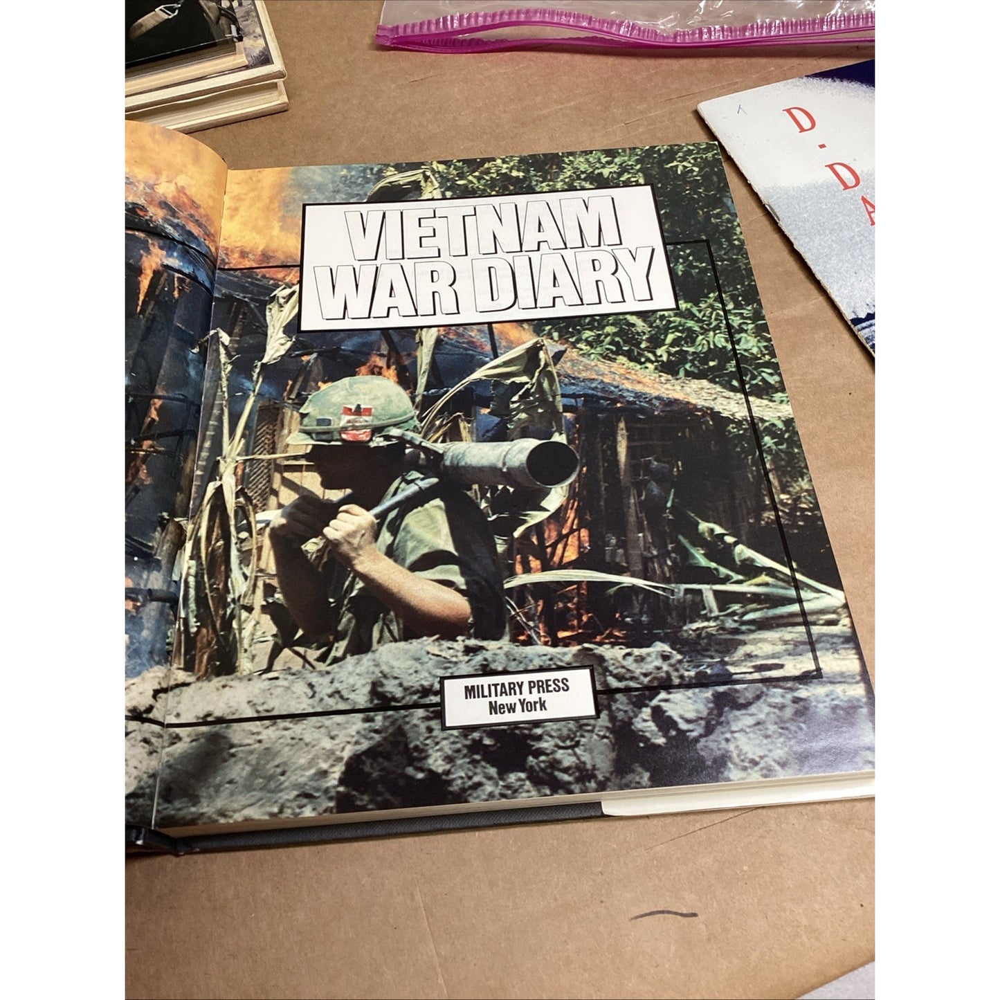 1964-1975 Vietnam War Diary = The Month by Month Experiences of the US Forces