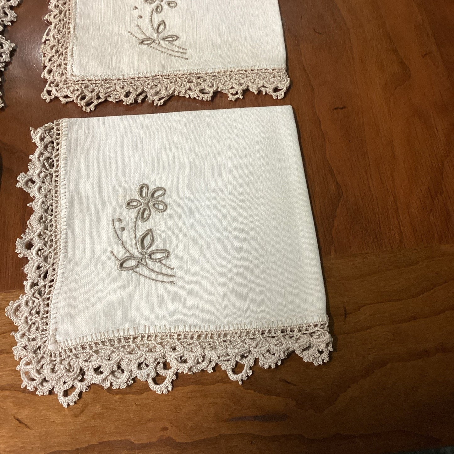 Vintage Floral Linen Tablecloth W/ 6 Linen Napkins - Embroidered Flowers Set
