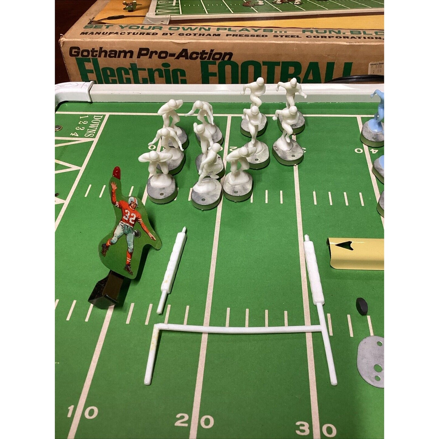 Vintage Gotham Pro Action Electric Football Game Field Players - Tested/Works