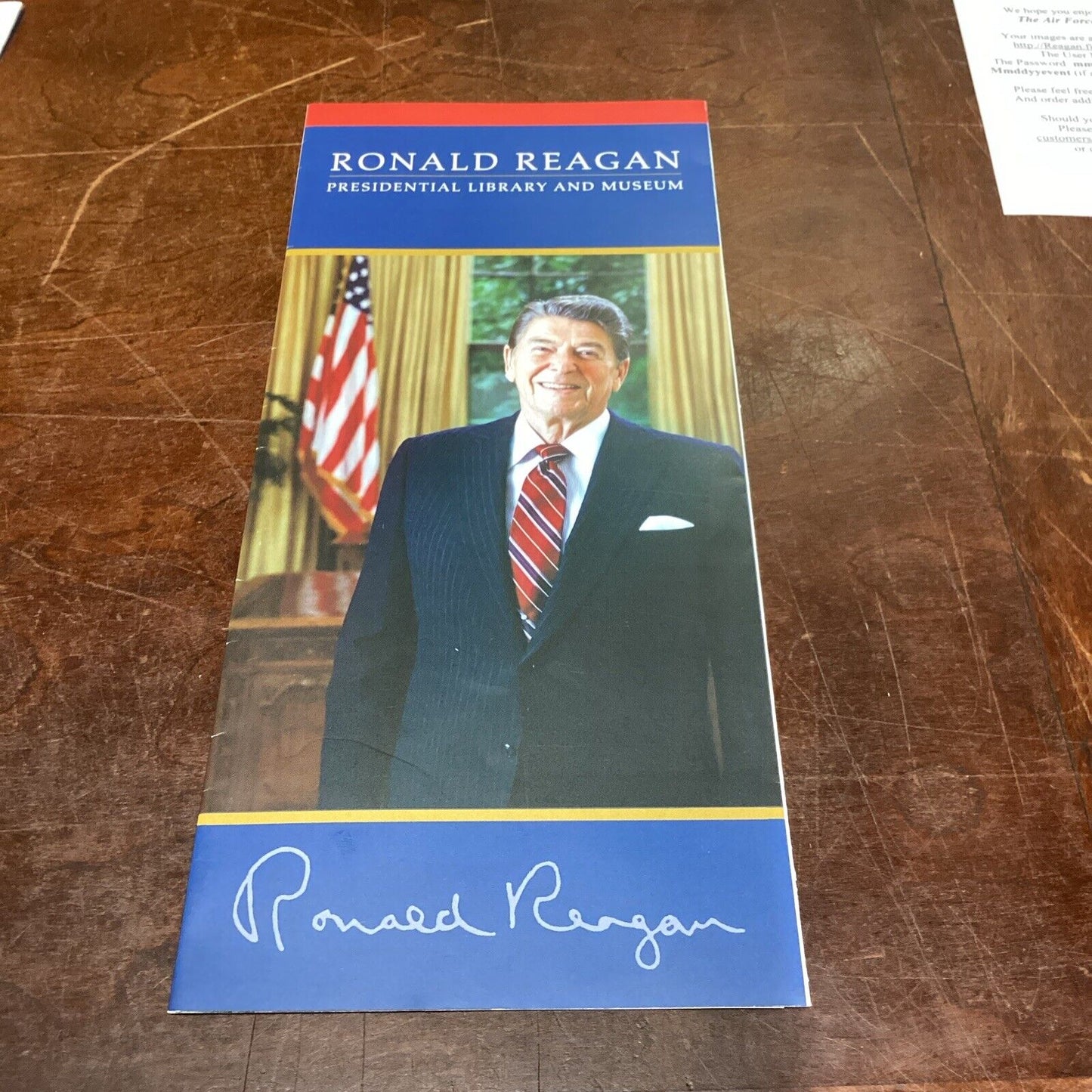 Ronald Reagan Presidential Library & Museum + US Constitution Picture Card