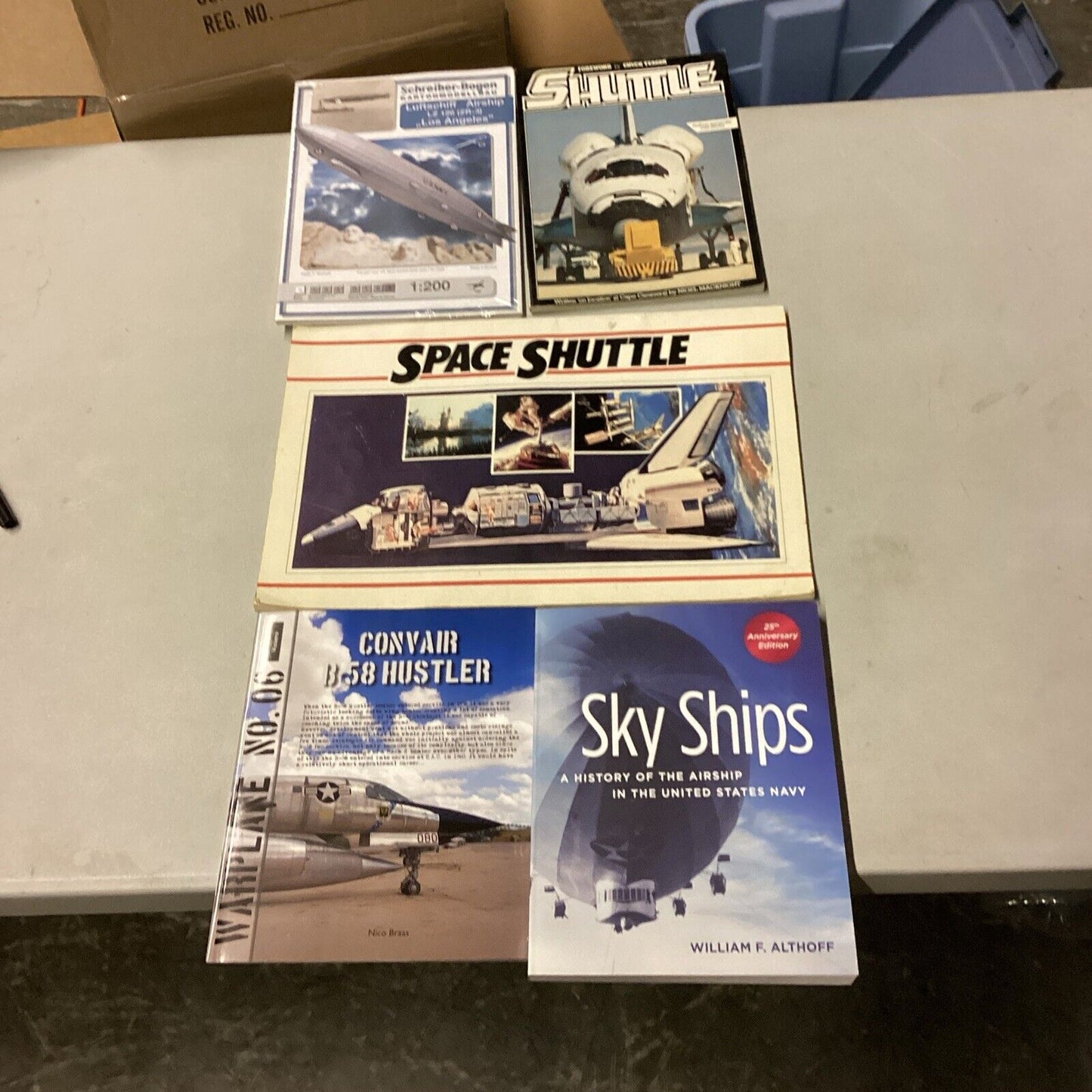 2 Space Shuttle Books, 1 Book On Skyships & 1 On Planes & 1 Airship Puzzle