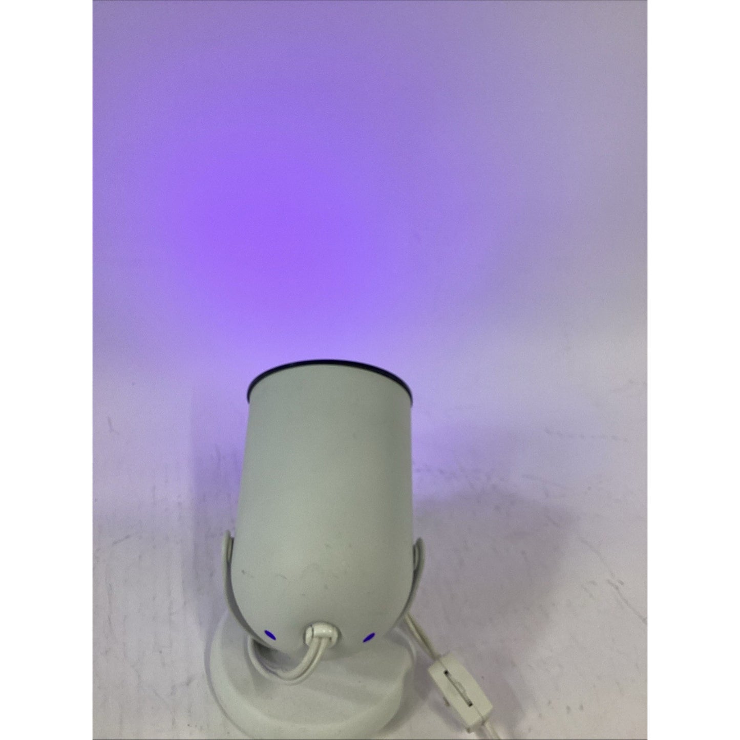 Portable Luminaire Lamp Spotlight With Red/White/Blue Lightbulb