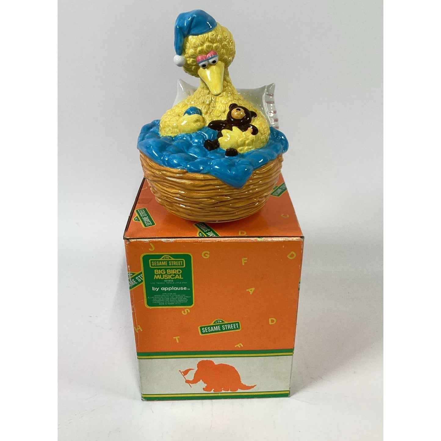 Sesame Street Big Bird Musical - Big Bird In Bed - Twinkle Twinkle Little Star