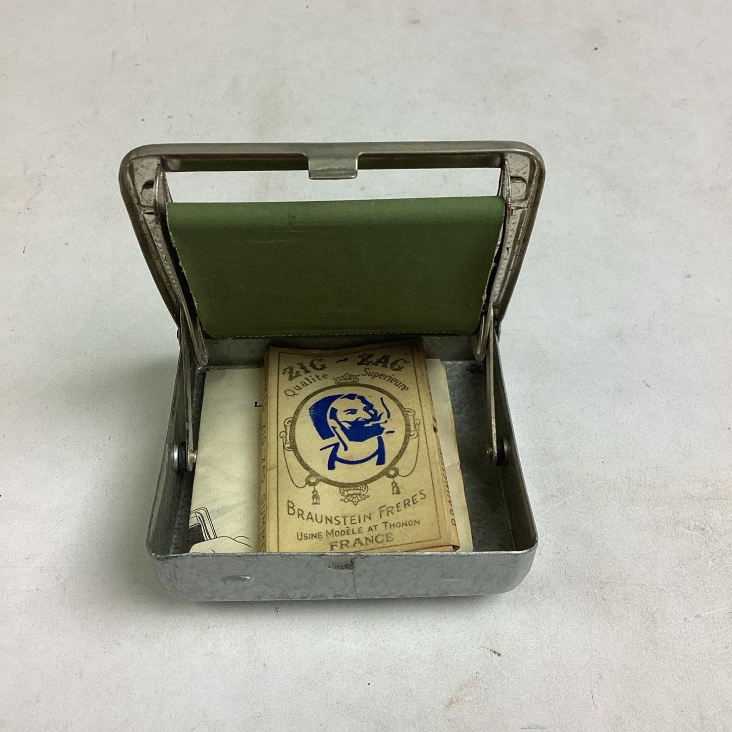 VTG EPAC Cigarette Rolling Device W/ Manual & Braunstein Freres Cigarette Paper