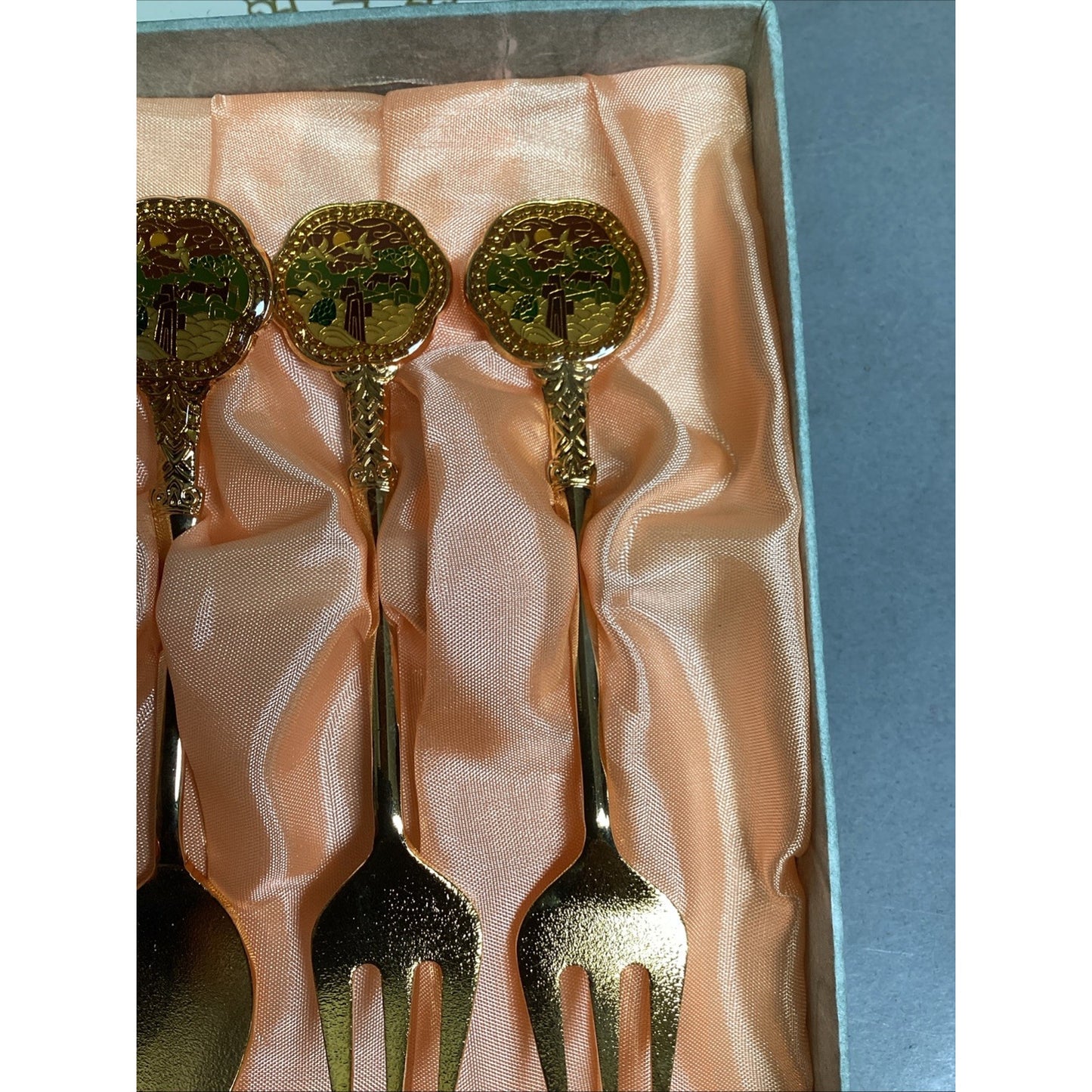 Set Of 4 - Korean - Souvenir Golden Spoons And Forks In Original Box