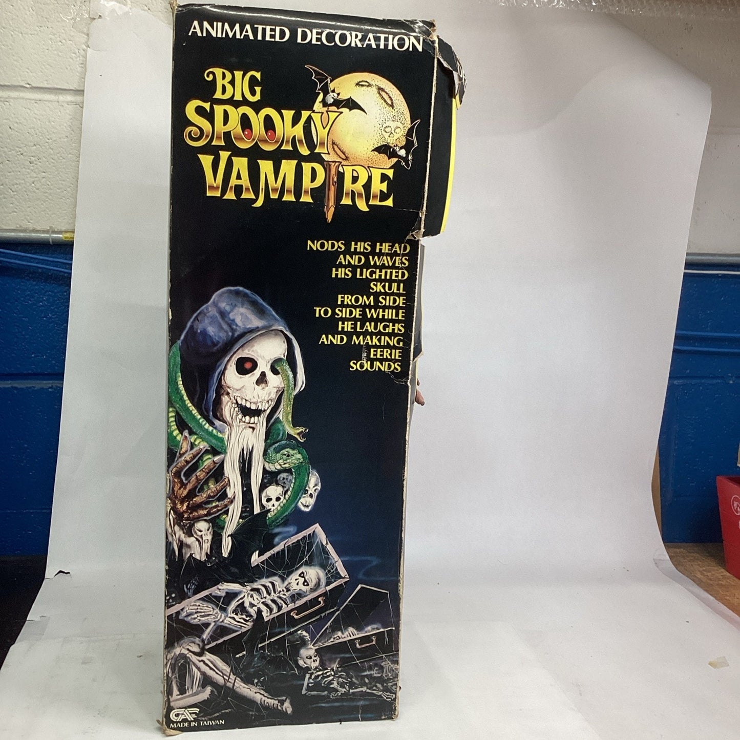 Rare Vintage Halloween DRACULA with Lights & Sound - NOS