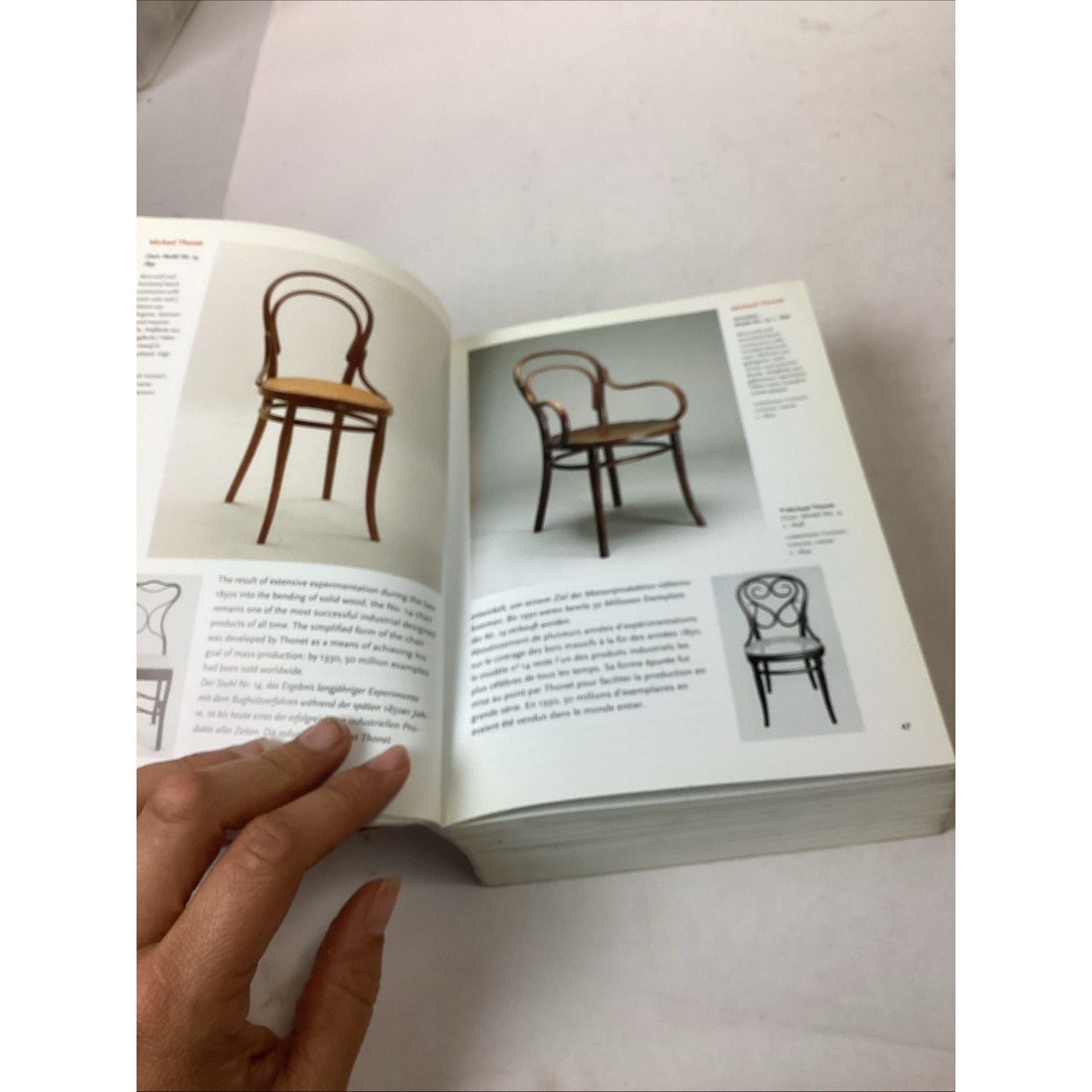 1000 Chairs By Charlotte & Peter Fiell - 1997 Revised Edition - Illustrated