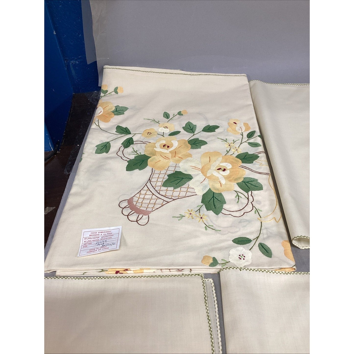 Vintage Hand Embroidery Broderie A La Main Floral Tablecloth & Napkins Set 70x18