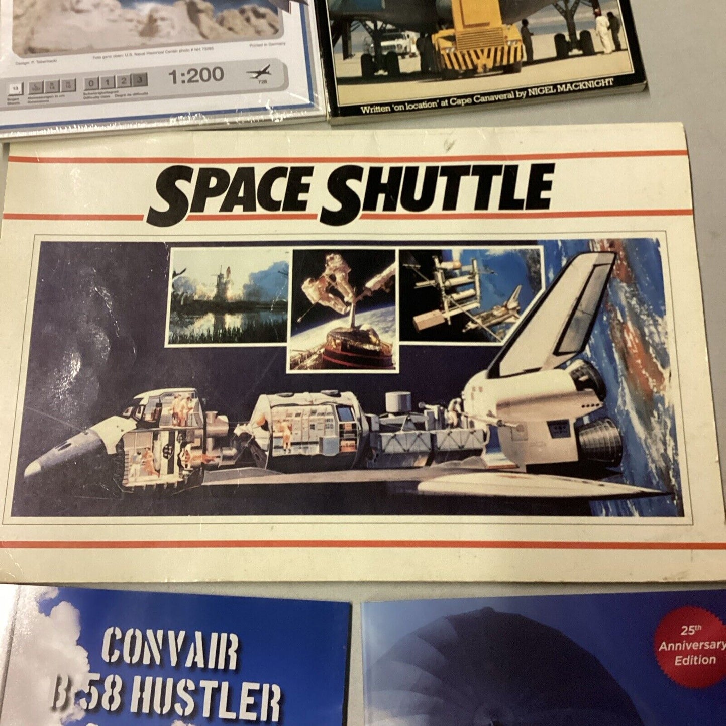 2 Space Shuttle Books, 1 Book On Skyships & 1 On Planes & 1 Airship Puzzle