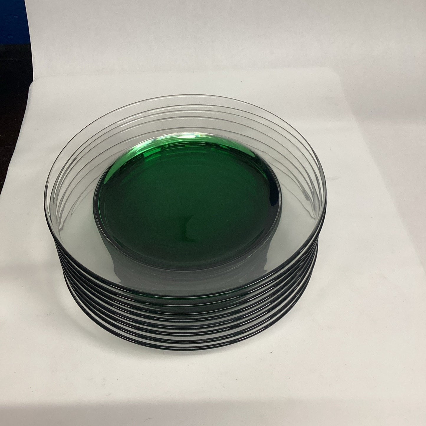 Lot Of 8 - Arcoroc Green Center Glass Salad Plate. Made in France