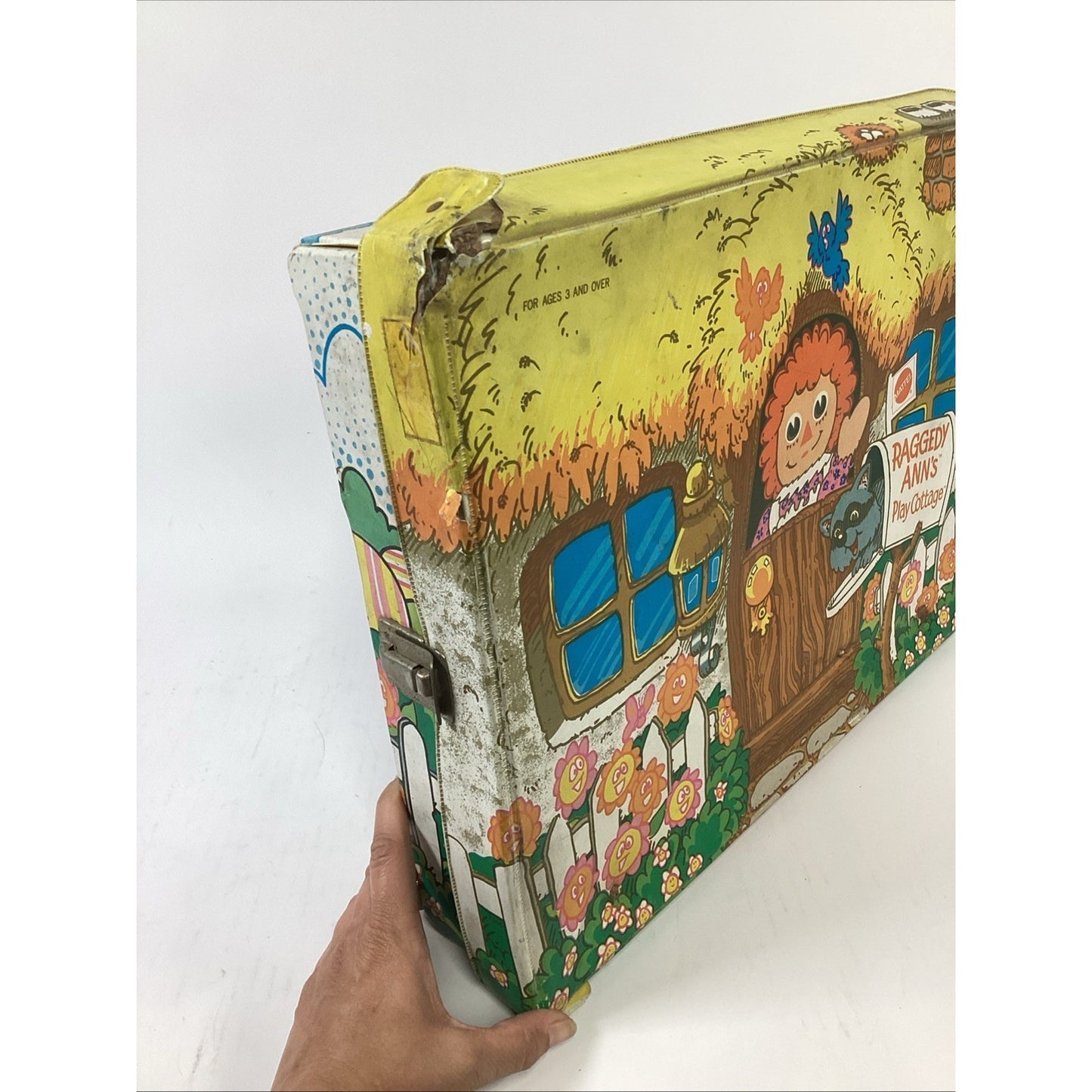 Vintage 1974 NOS Raggedy Ann’s Play Cottage Vinyl Pop Out Case Damaged Exterior