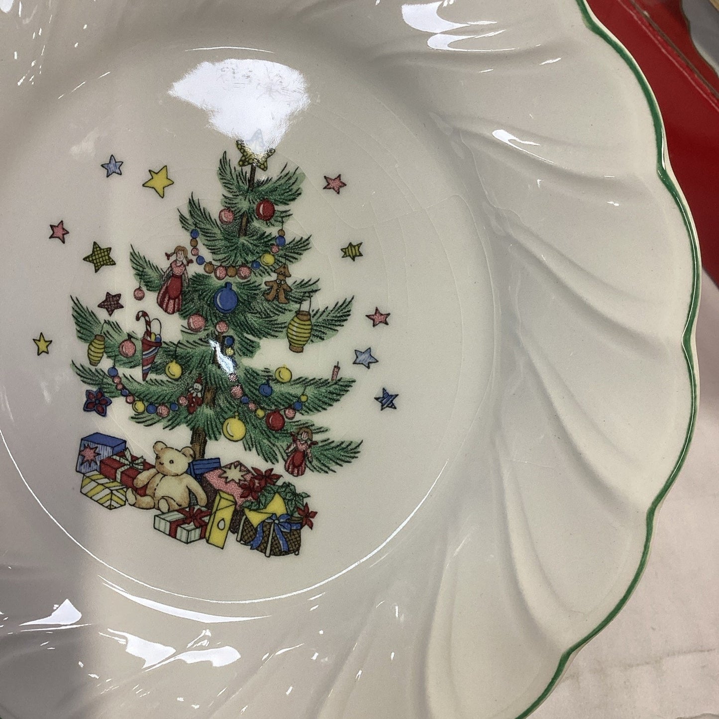 Set Of 8 Nikko Happy Holidays Salad/Dessert Plates Christmas 7 7/8" Green Trim