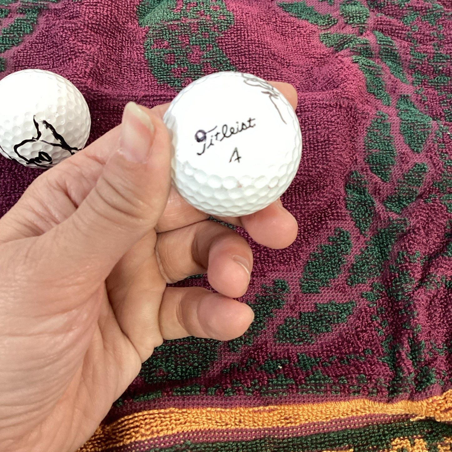 St. Saint Andrews Golf Course Links Golf Towel & Autographed Logo Balls In Pouch
