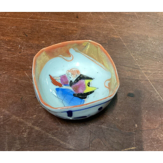 Vintage Porcelain Hand Painted Chinese Japanese Asian Trinket Dish - 1”Hx2”D