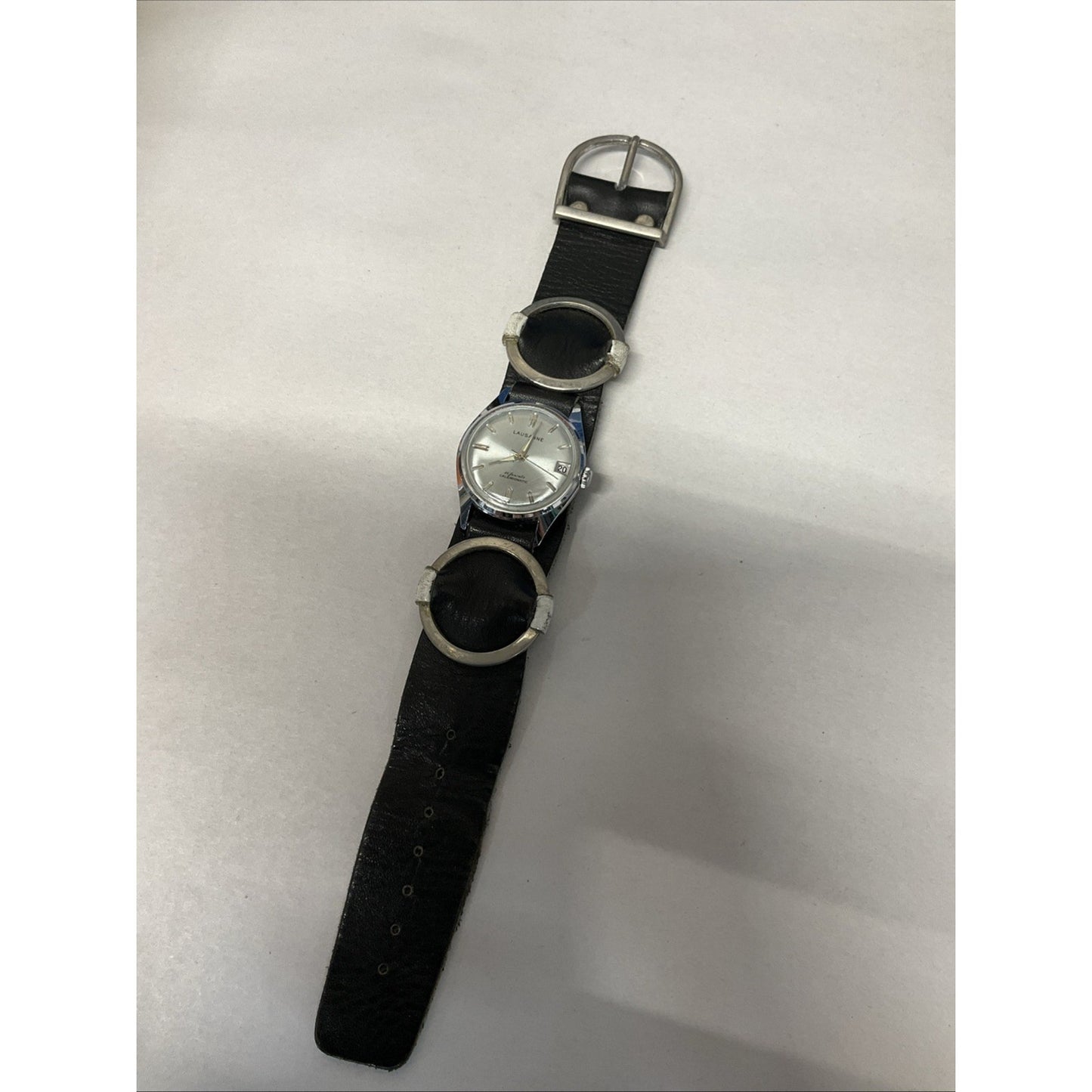 Mid-century men's Lausanne silver-tone wristwatch. Working Condition