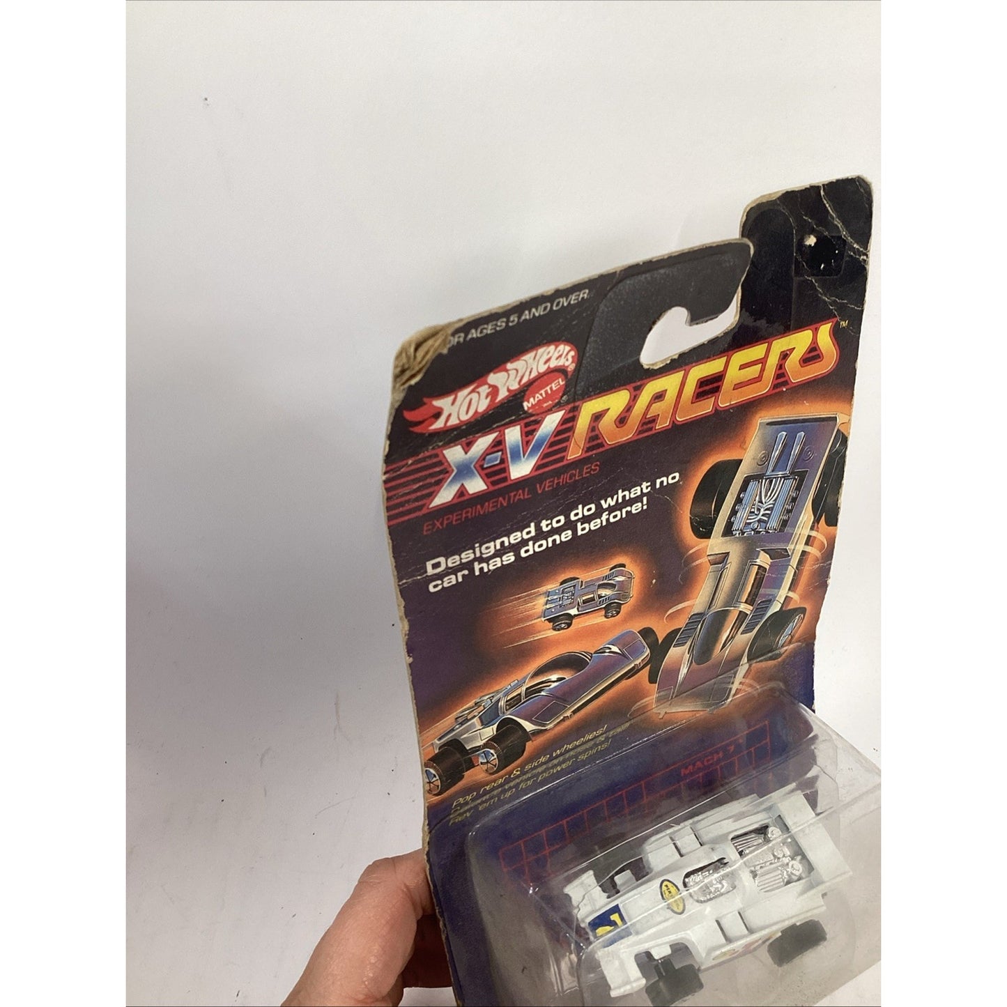 HOT WHEELS 1985 VINTAGE X-V RACER MACH 7 IN WHITE - NOS