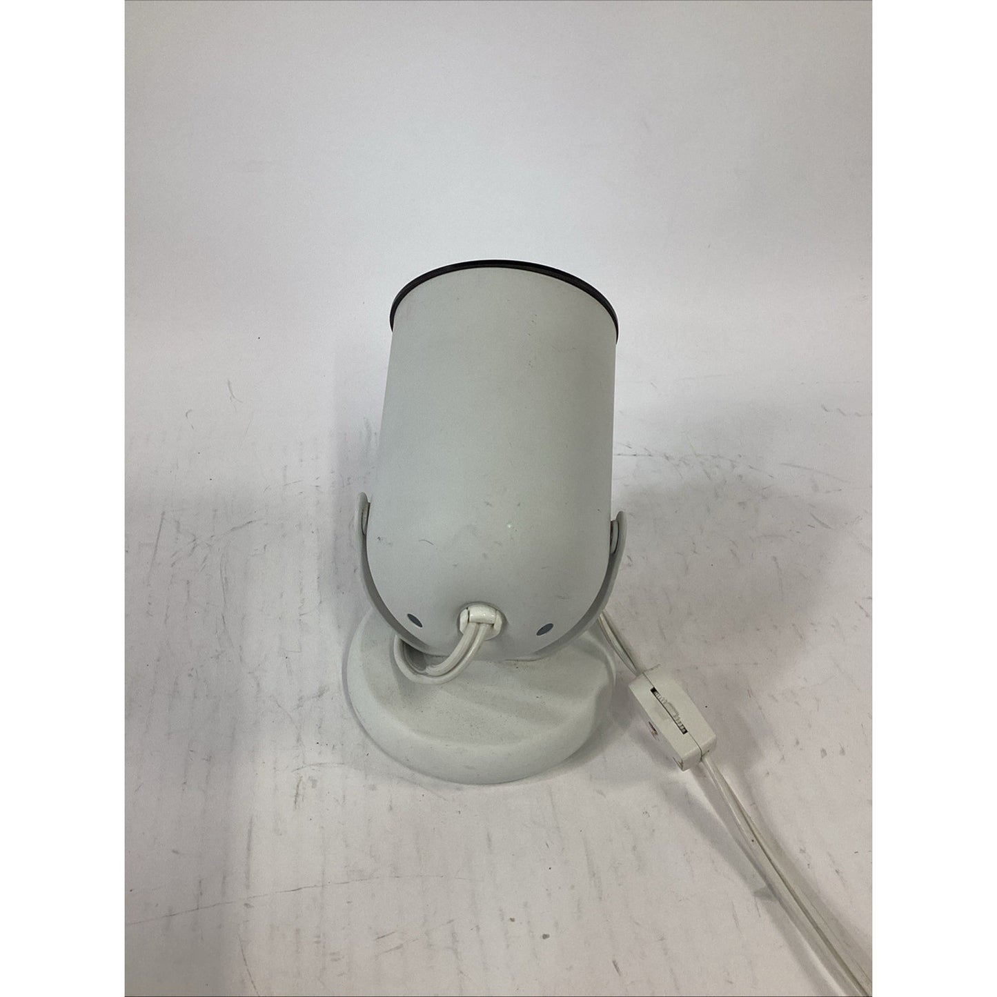 Portable Luminaire Lamp Spotlight With Red/White/Blue Lightbulb