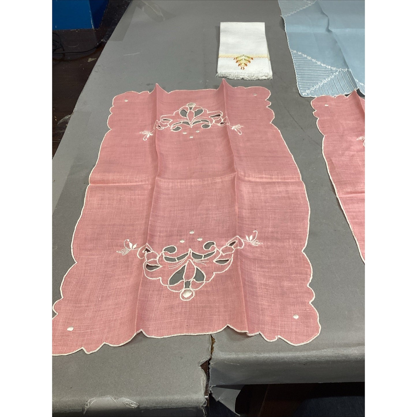 Set Of 4 Vintage Hand Embroidered Linen Fingertip Towels