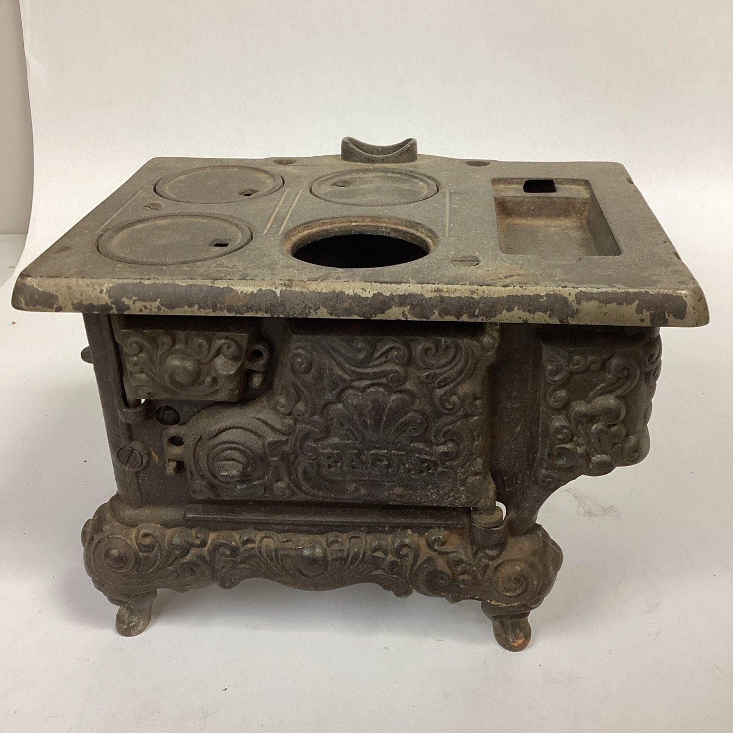 Antique Eagle Cast Iron Toy Stove With 2 Pots - Lancaster Brand - 9x6x6.5”
