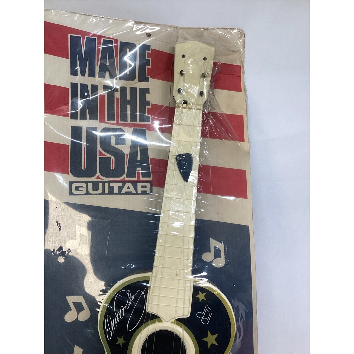ELVIS PRESLEY TOY GUITAR LAPIN 1984 - NOS