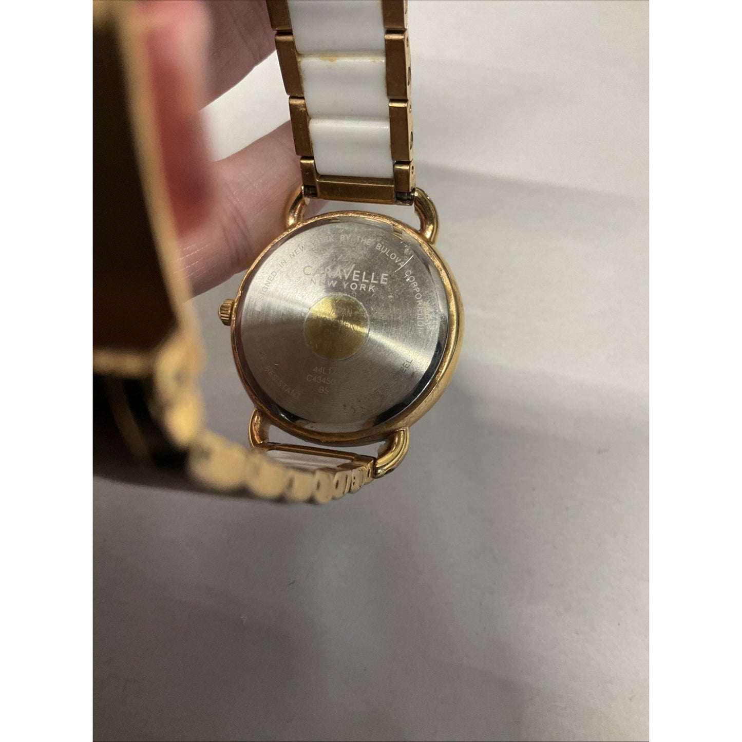 Beautiful Caravelle By Bulova Ladies Quartz Watch MOP Dial Gold Tone New Battery