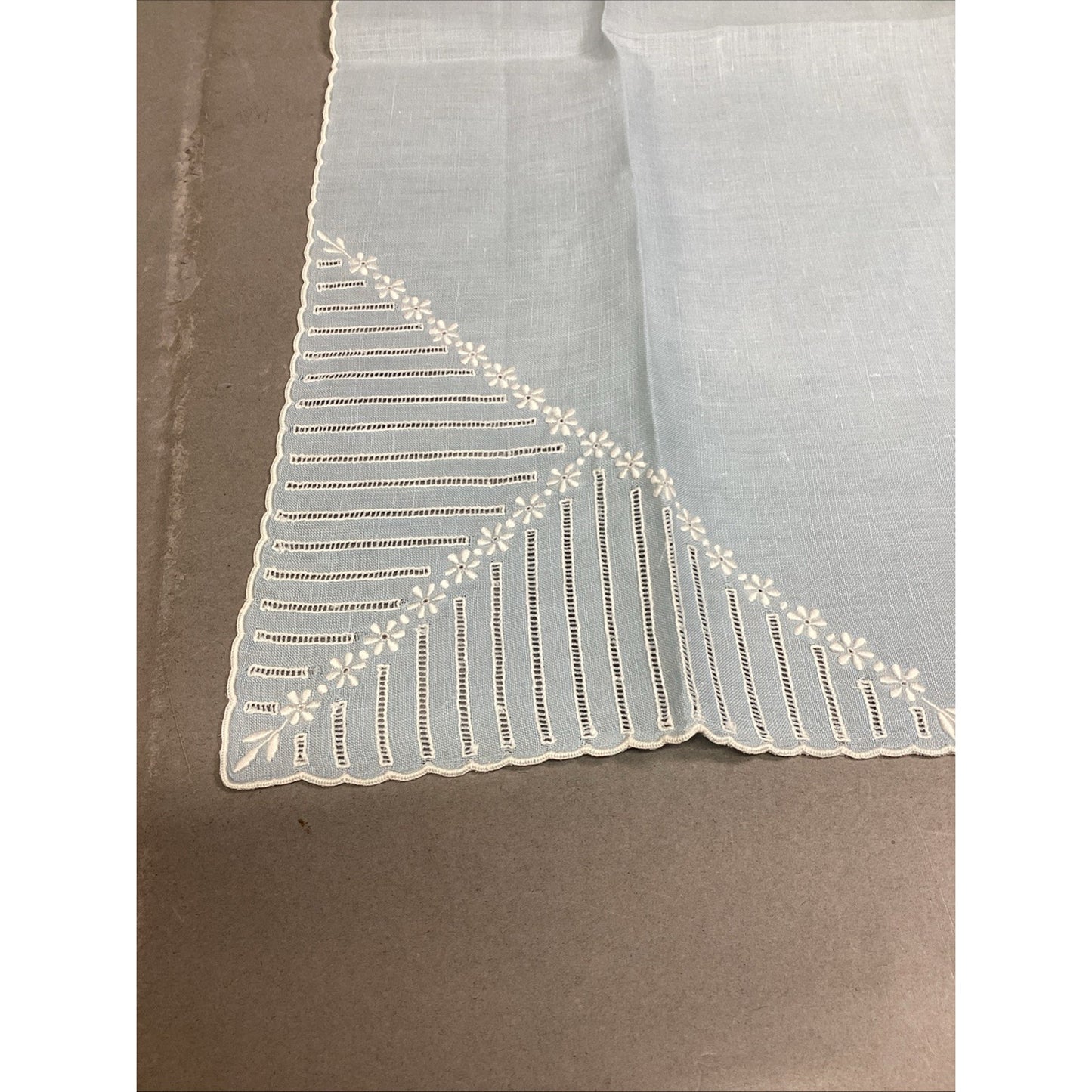 Set Of 4 Vintage Hand Embroidered Linen Fingertip Towels