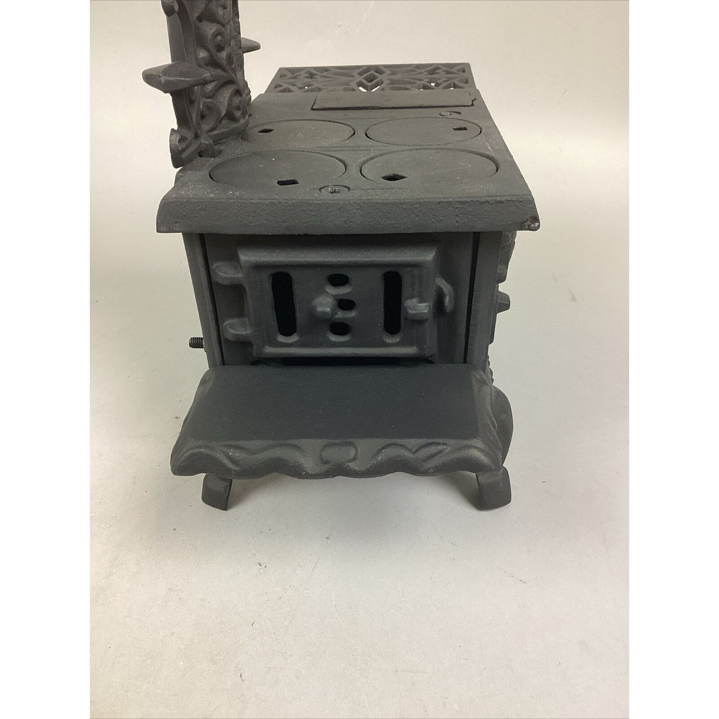 Vintage Crescent Miniature Salesman Sample Cast Iron Stove W/ Accessories