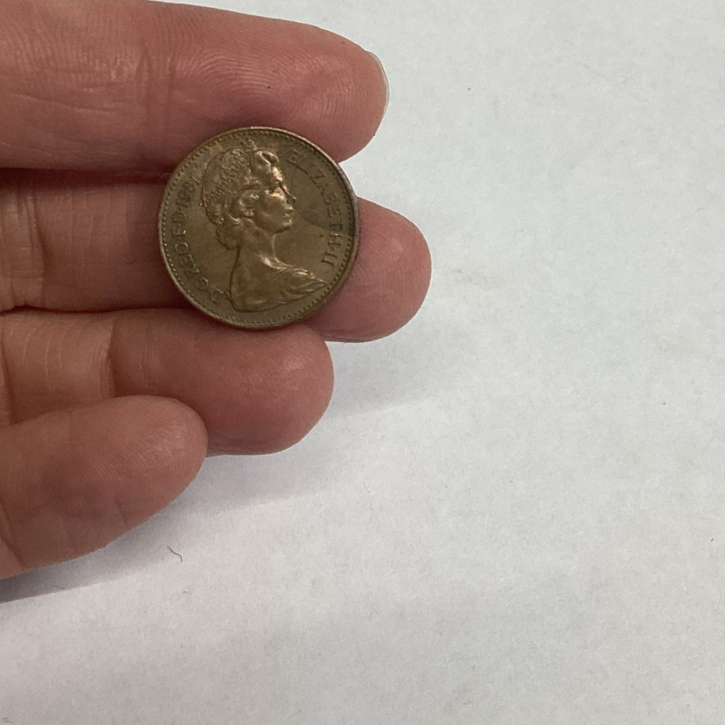 Lot of 2 - 1975 & 1981 Elizabeth II New Penny
