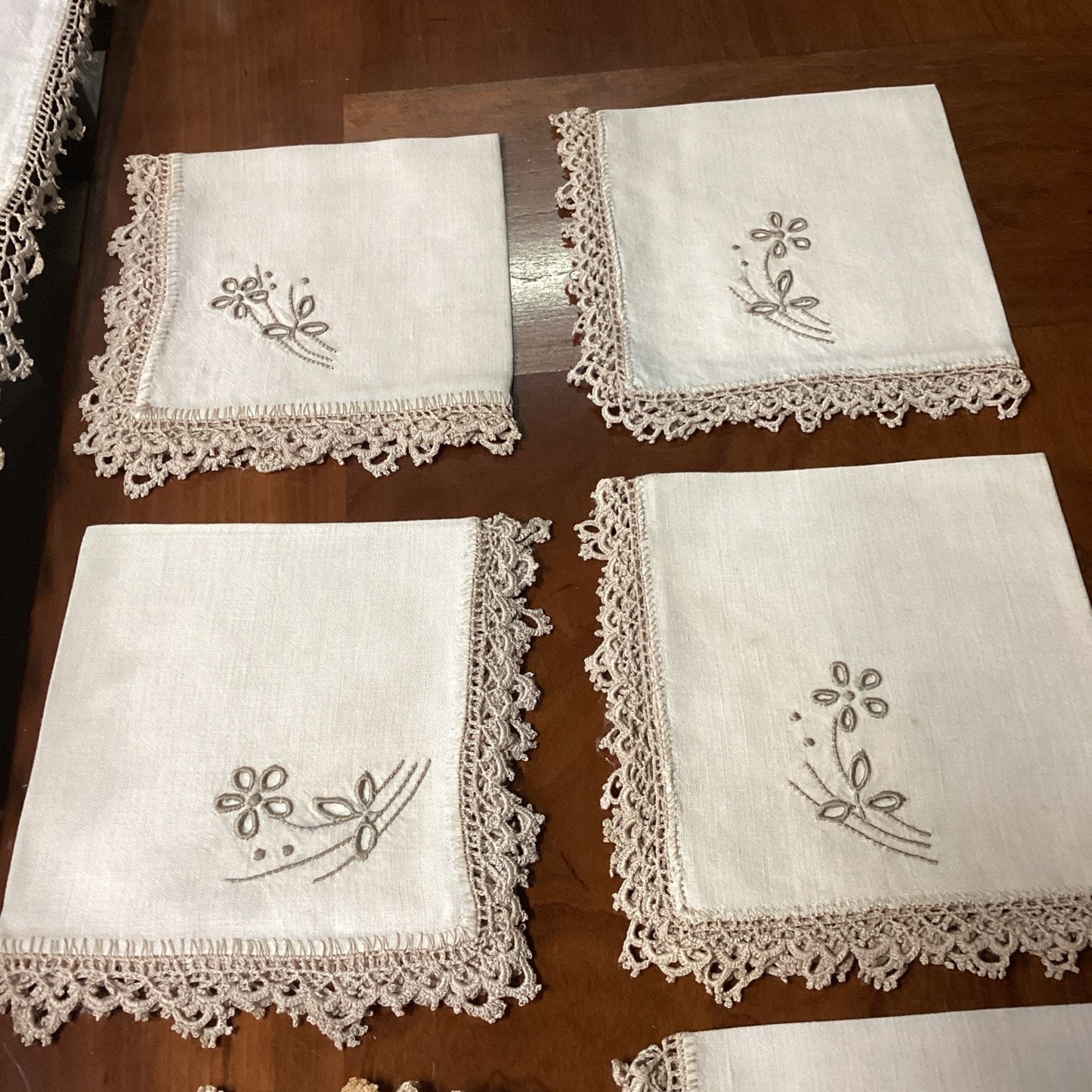 Vintage Floral Linen Tablecloth W/ 6 Linen Napkins - Embroidered Flowers Set