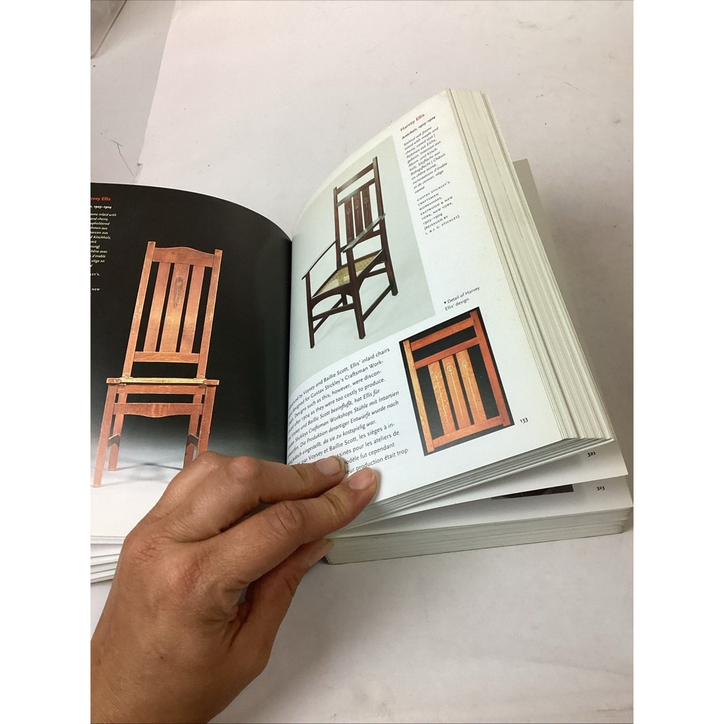 1000 Chairs By Charlotte & Peter Fiell - 1997 Revised Edition - Illustrated
