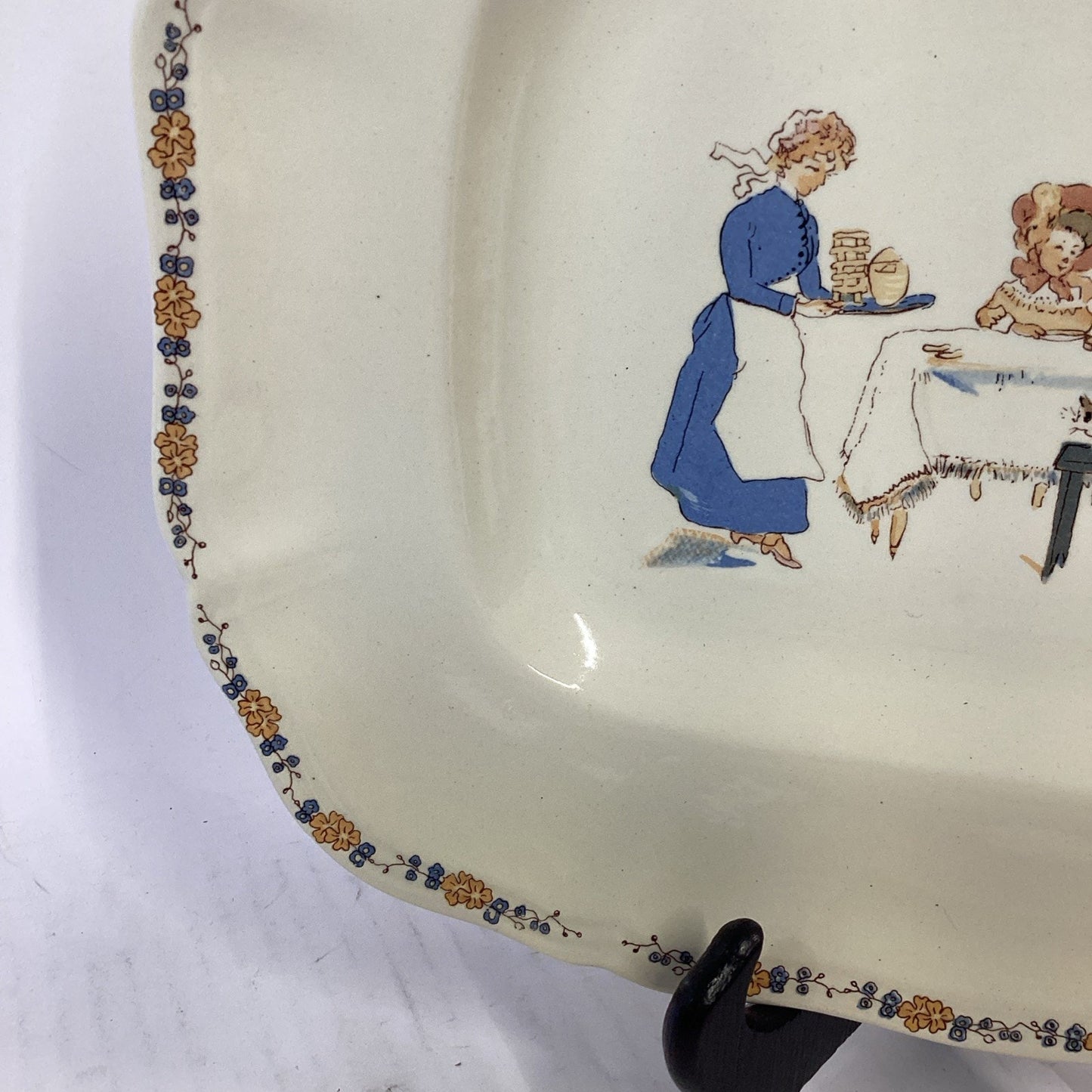 Sarreguemines serving platter from the "Les Enfants Richard" collection - France