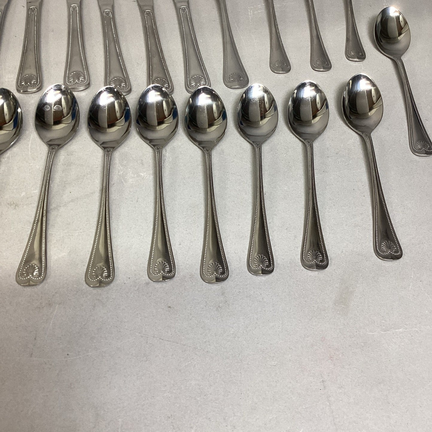 Set Of 34 - Supreme Cutlery Shell Interlace Stainless Japan Flatware Set