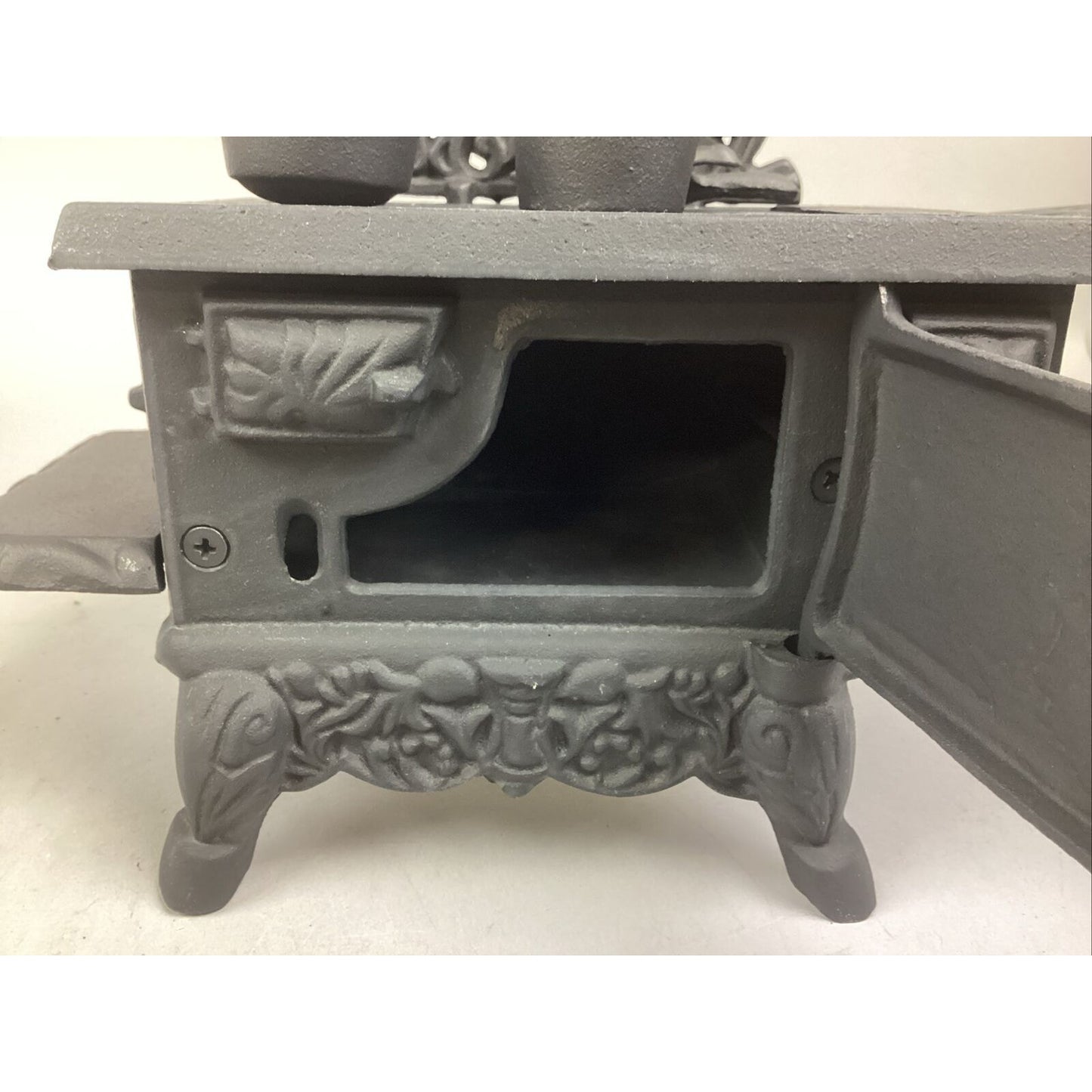 Vintage Crescent Miniature Salesman Sample Cast Iron Stove W/ Accessories