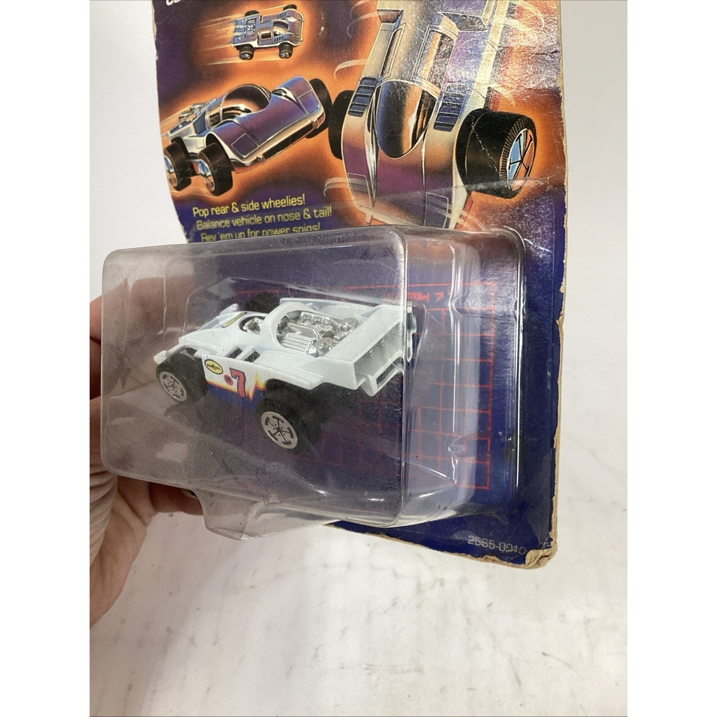 HOT WHEELS 1985 VINTAGE X-V RACER MACH 7 IN WHITE - NOS