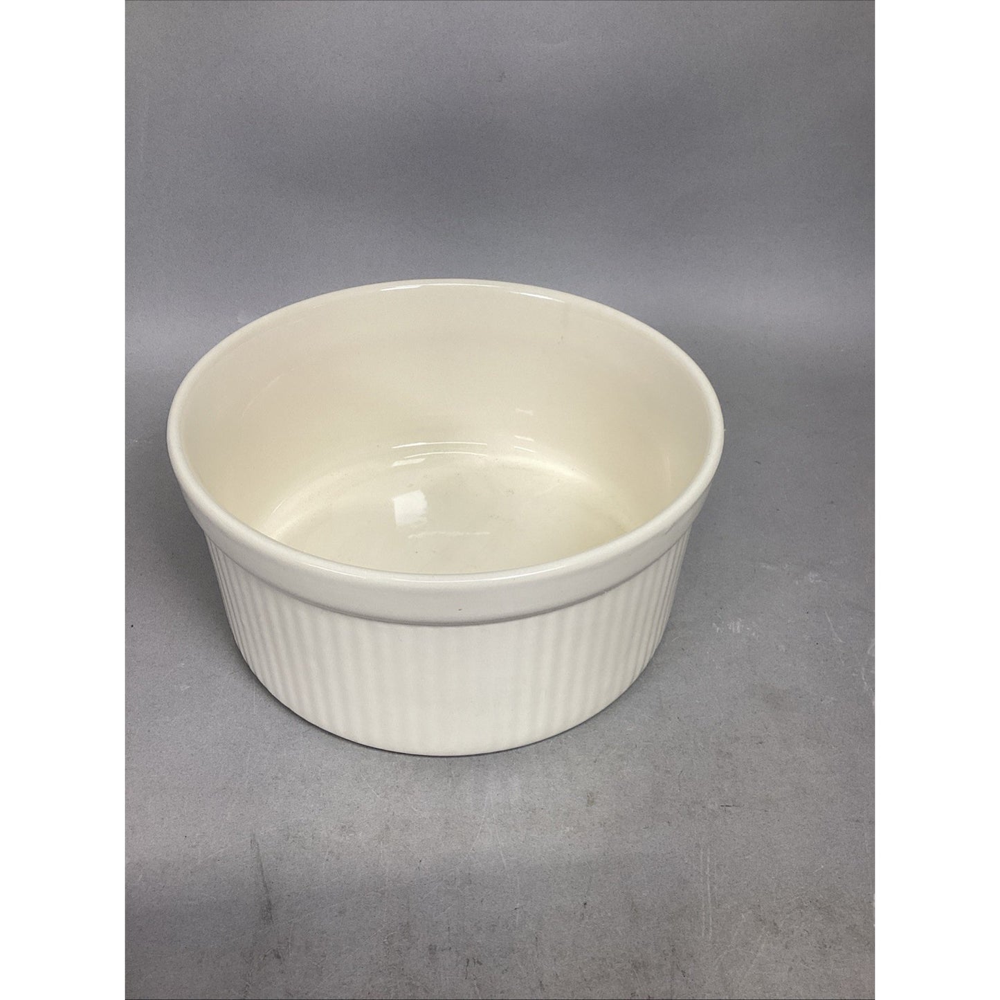 Vintage Pfaltzgraff Heritage Round Casserole Baker Off White Fluted Bowl - 8.5”D