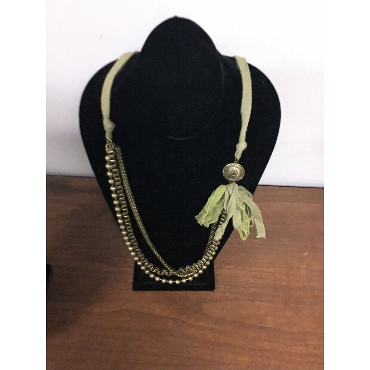 Chunky Multi-Chain Long Necklace With Tied Bow & Brooch