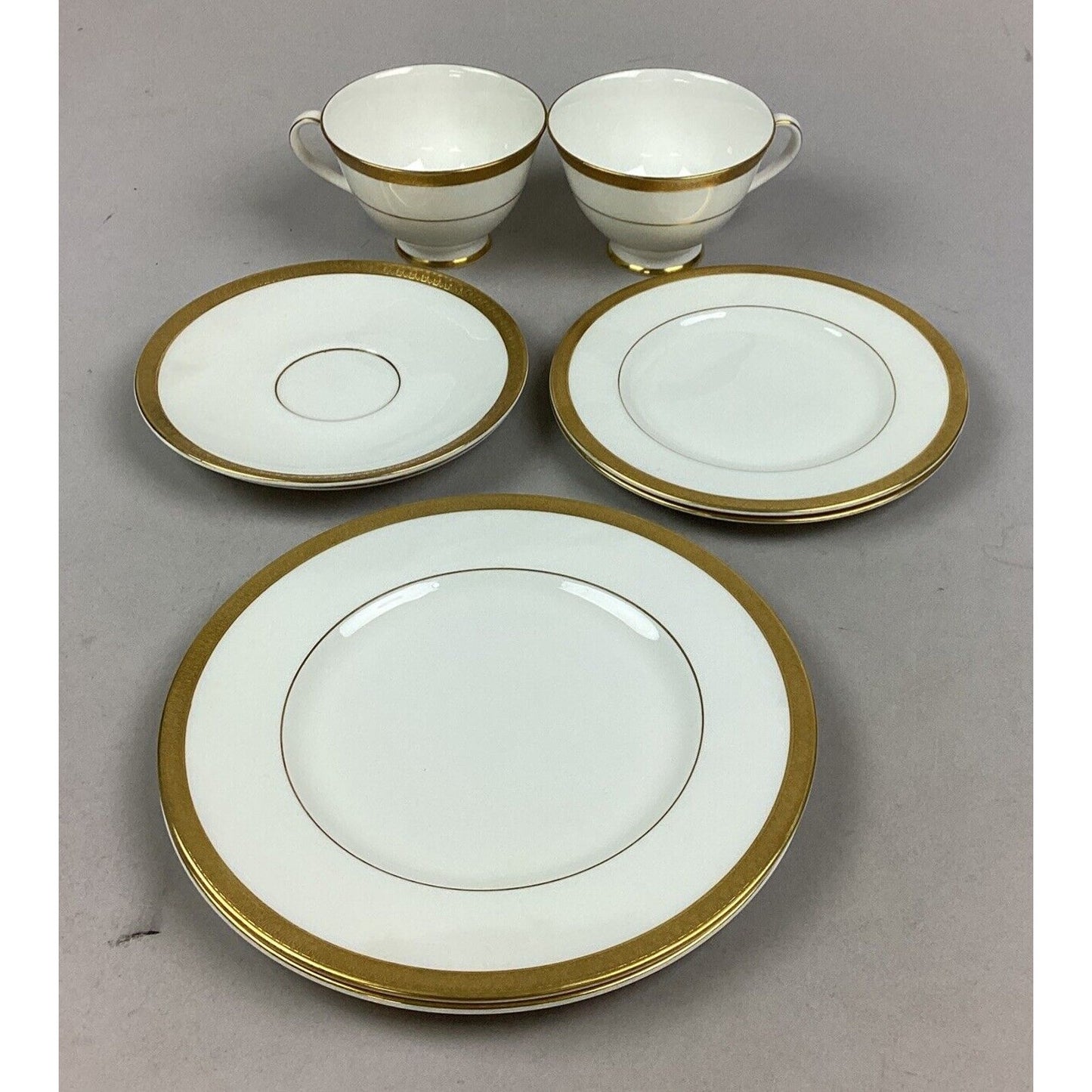 Vintage Royal Doulton Royal Gold Fine Bone China - Set of 8