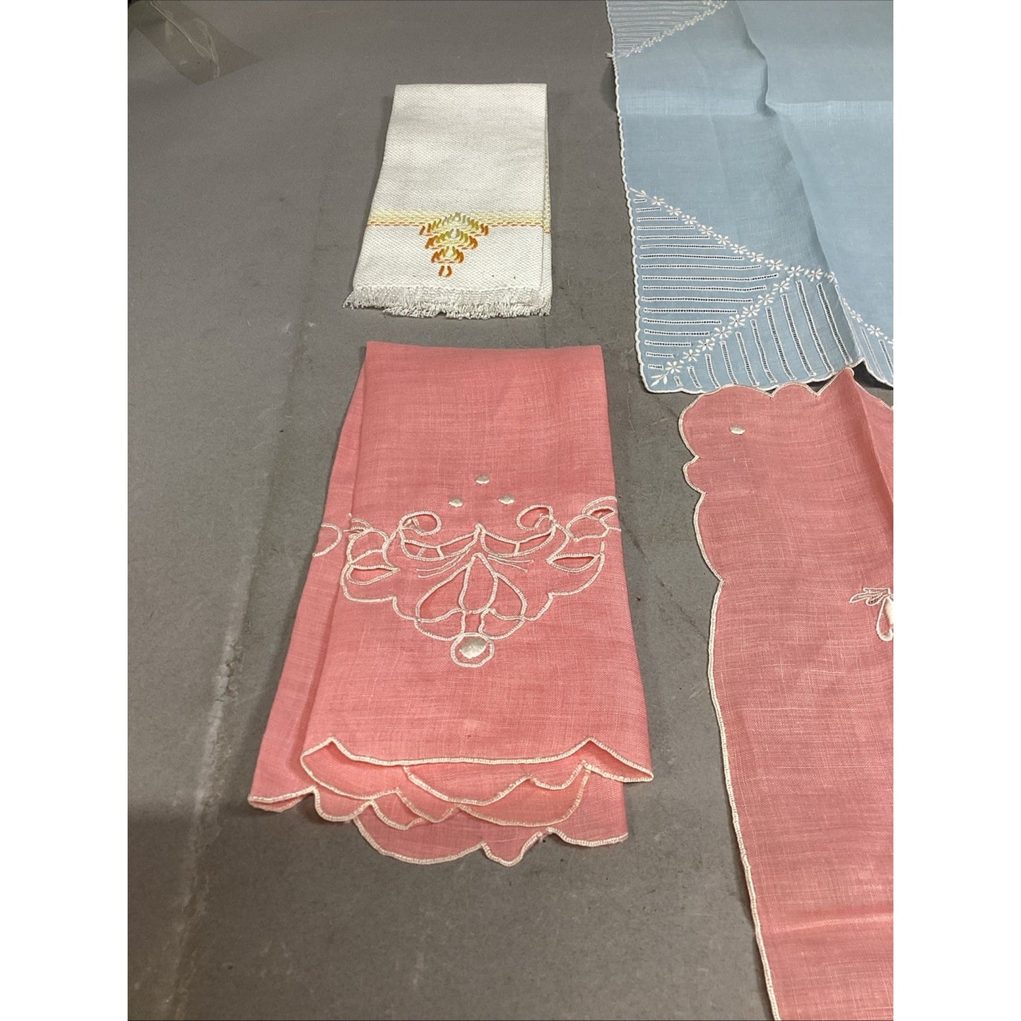Set Of 4 Vintage Hand Embroidered Linen Fingertip Towels