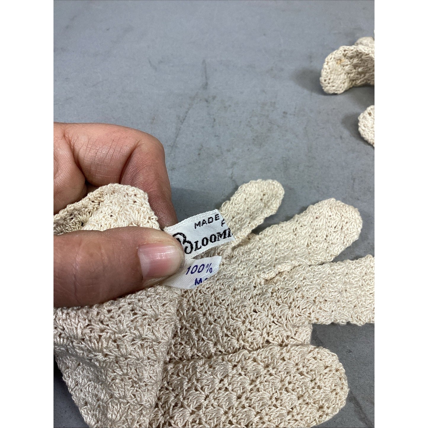 Set Of 3 Bloomingdale’s Women’s Gloves -Pink, Tan - Italy & White Lace - Austria