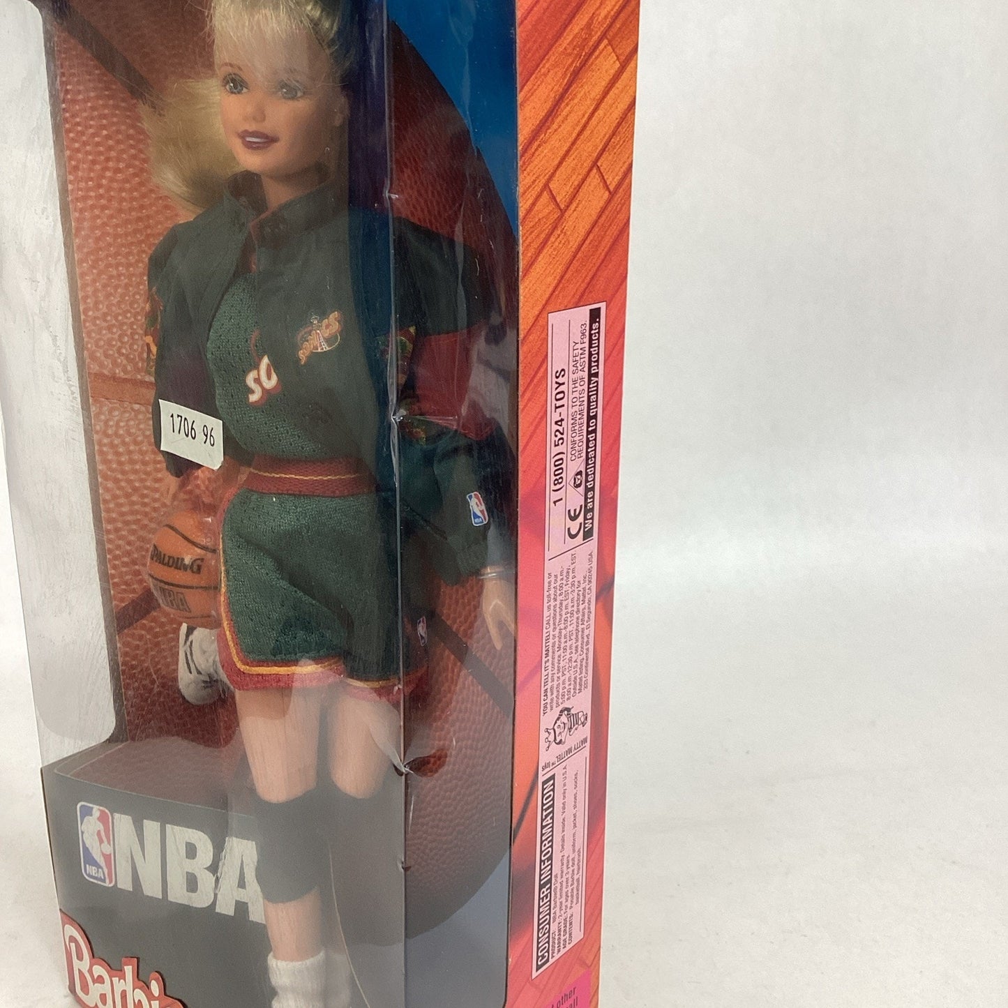 Barbie Doll Seattle Sonics Basketball 1998 Mattel # 20718 NOS NBA Team Uniform