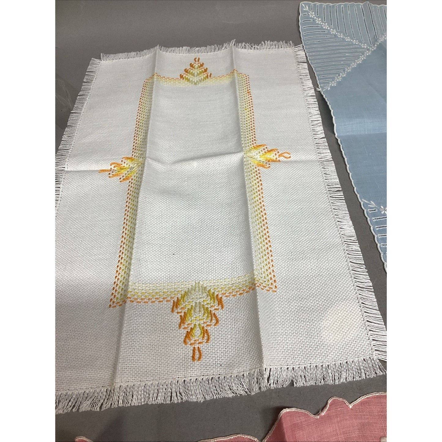 Set Of 4 Vintage Hand Embroidered Linen Fingertip Towels