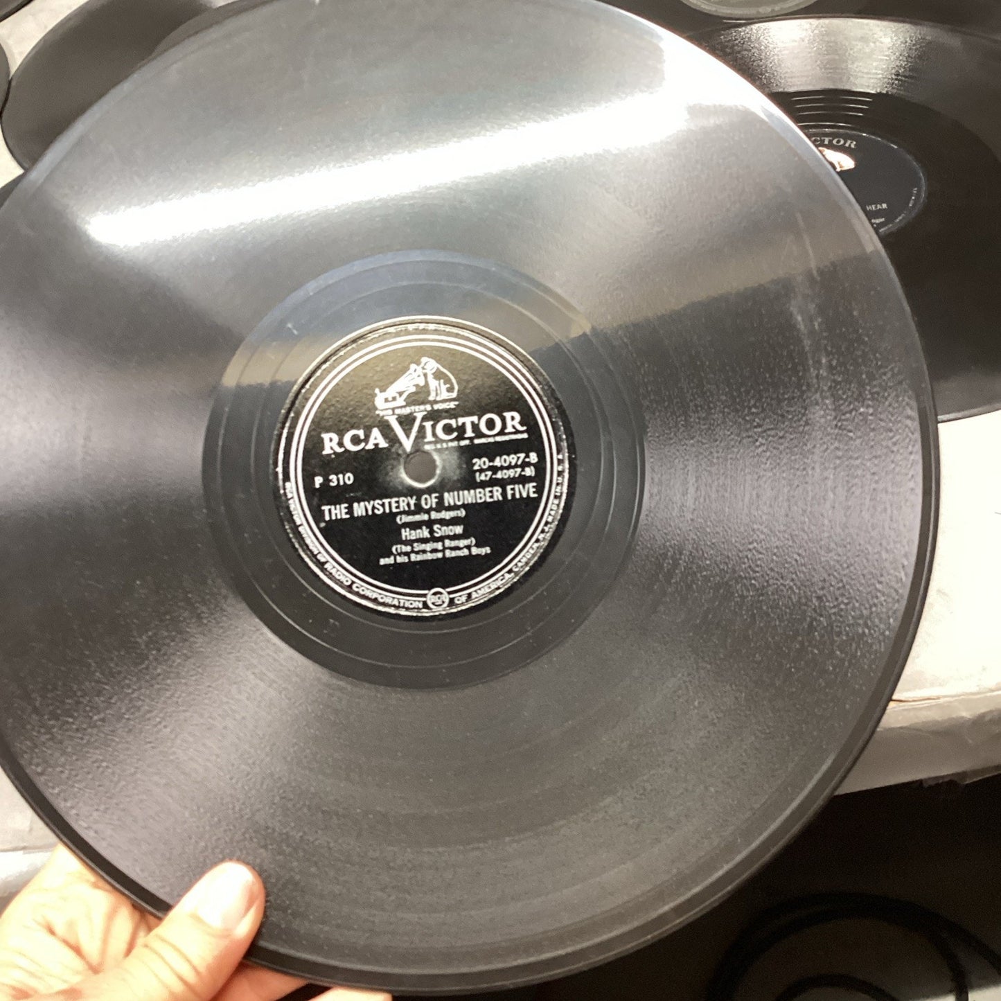 Lot Of Of 15 Hank Snow The Singing Ranger 10” Records In Record Holder