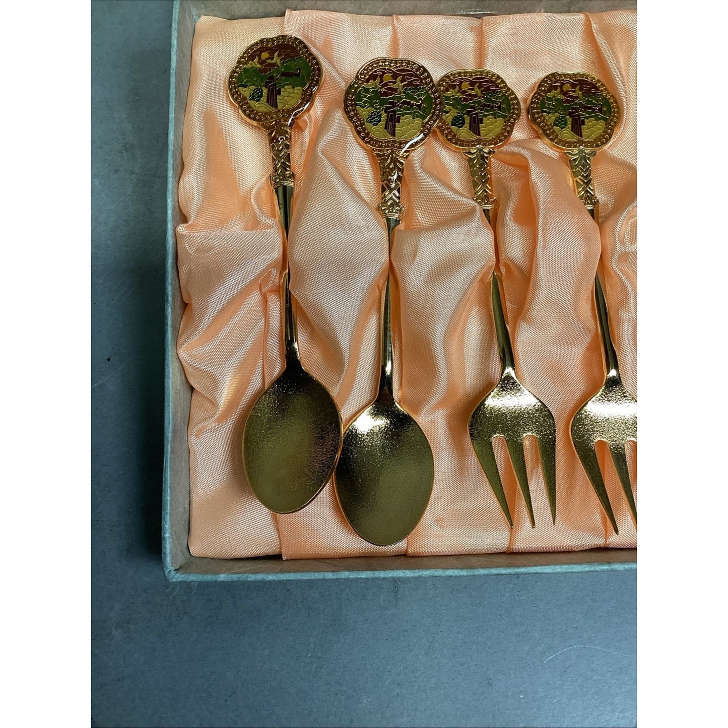 Set Of 4 - Korean - Souvenir Golden Spoons And Forks In Original Box