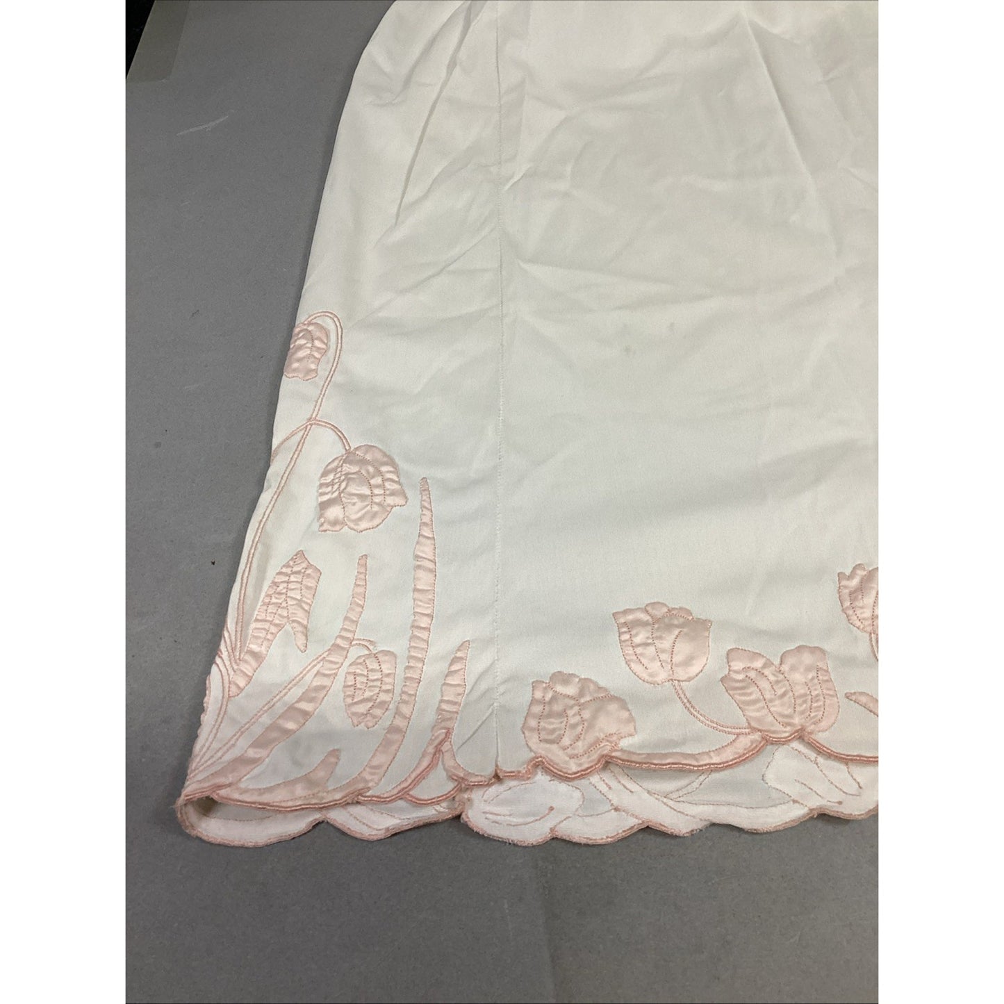 Odette Barsa Cream Colored Slip With Light Pink Embroidered Flowers - Medium
