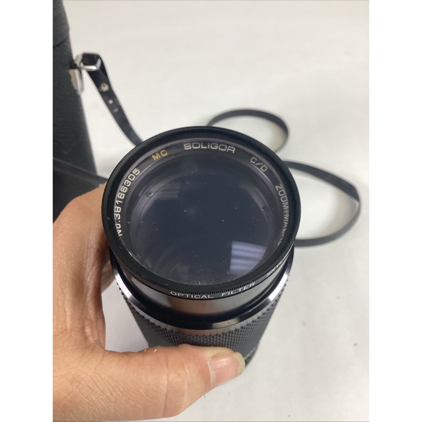 Soligor 80-200mm Zoom + Macro - #38166305 W/ Case & 2 Lens Covers