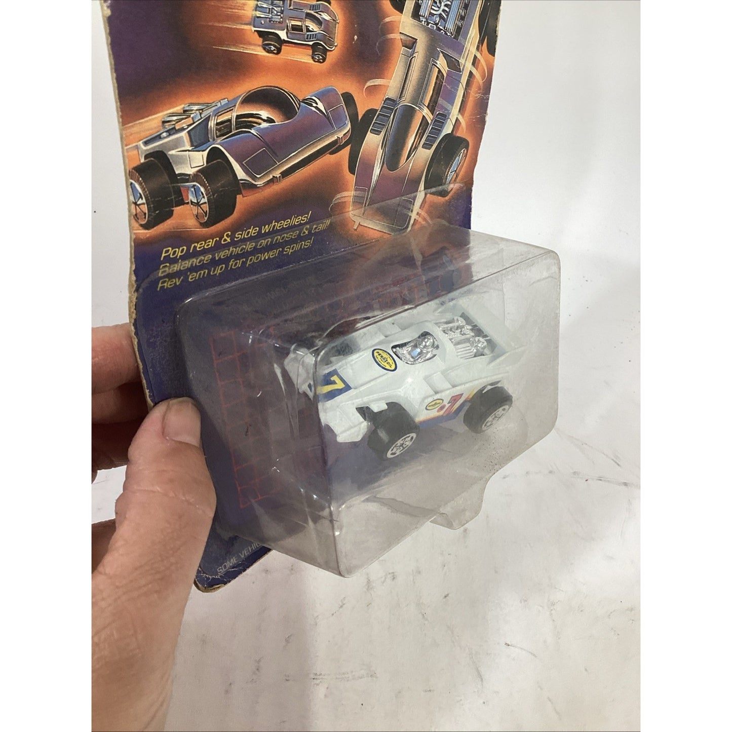 HOT WHEELS 1985 VINTAGE X-V RACER MACH 7 IN WHITE - NOS