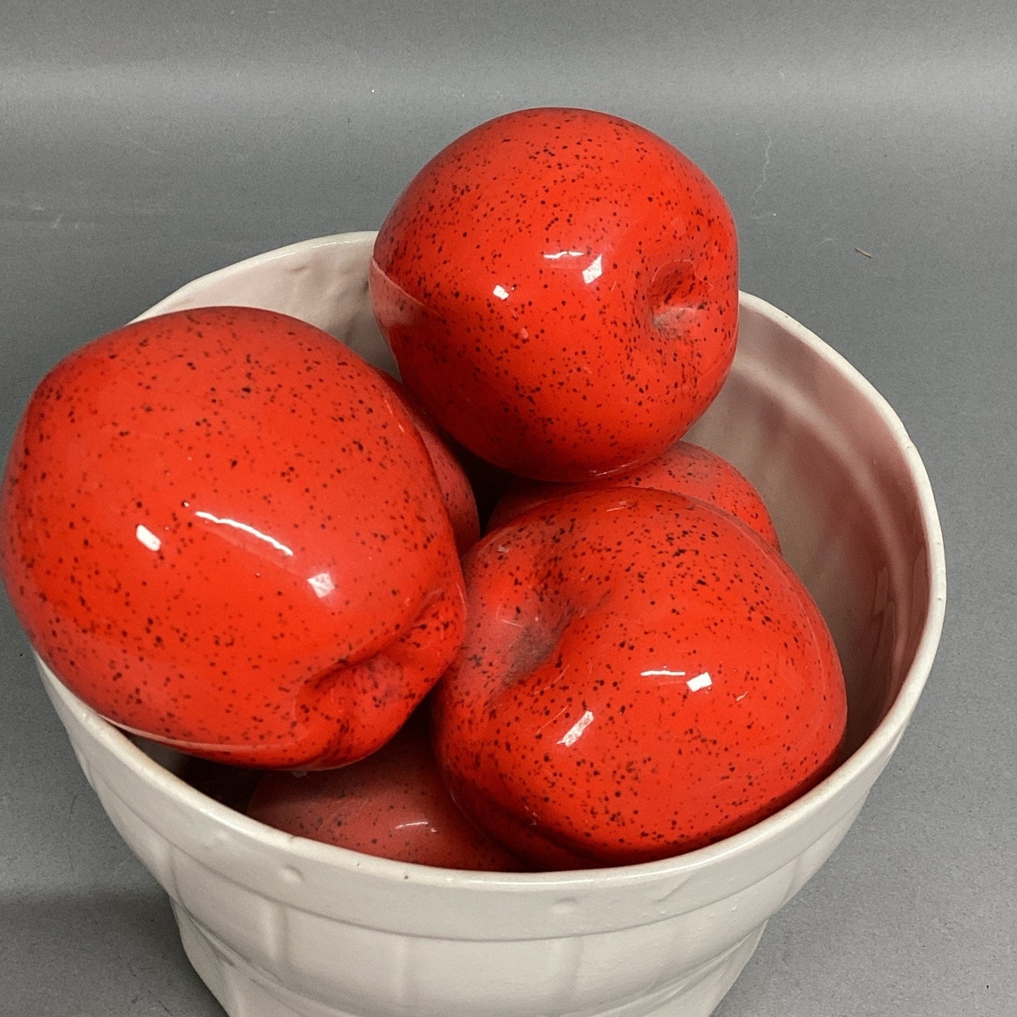 Vintage 1980 Ceramic Barrel Of Red Apples Figurine - 7”Hx6.5”D