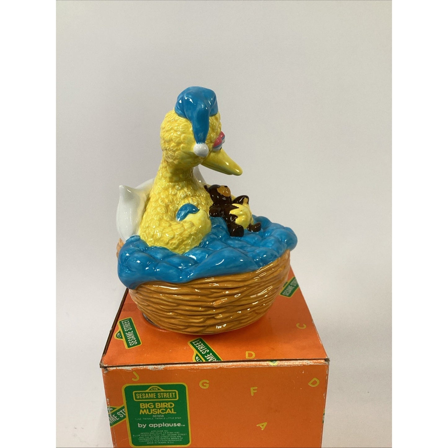 Sesame Street Big Bird Musical - Big Bird In Bed - Twinkle Twinkle Little Star