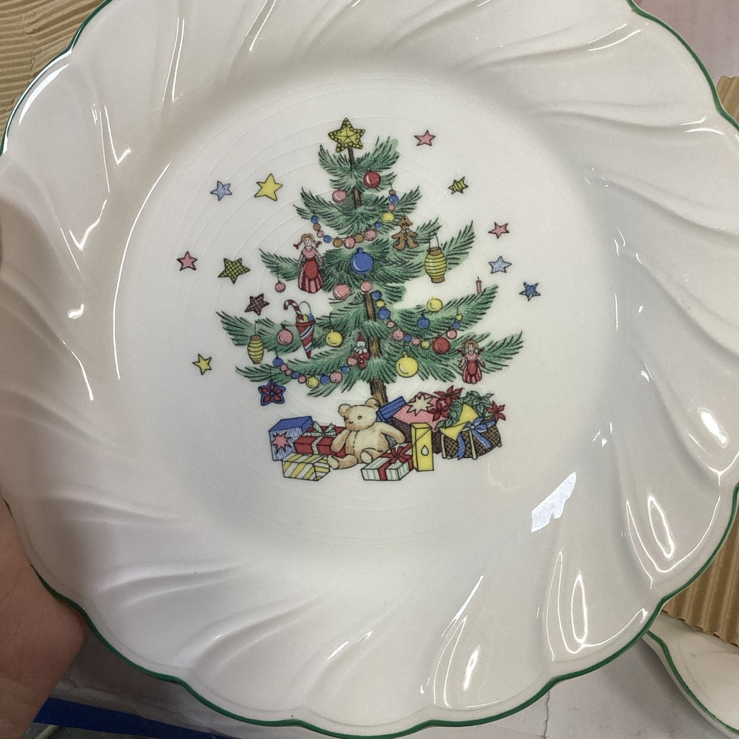 Set Of 8 Nikko Happy Holidays Salad/Dessert Plates Christmas 7 7/8" Green Trim